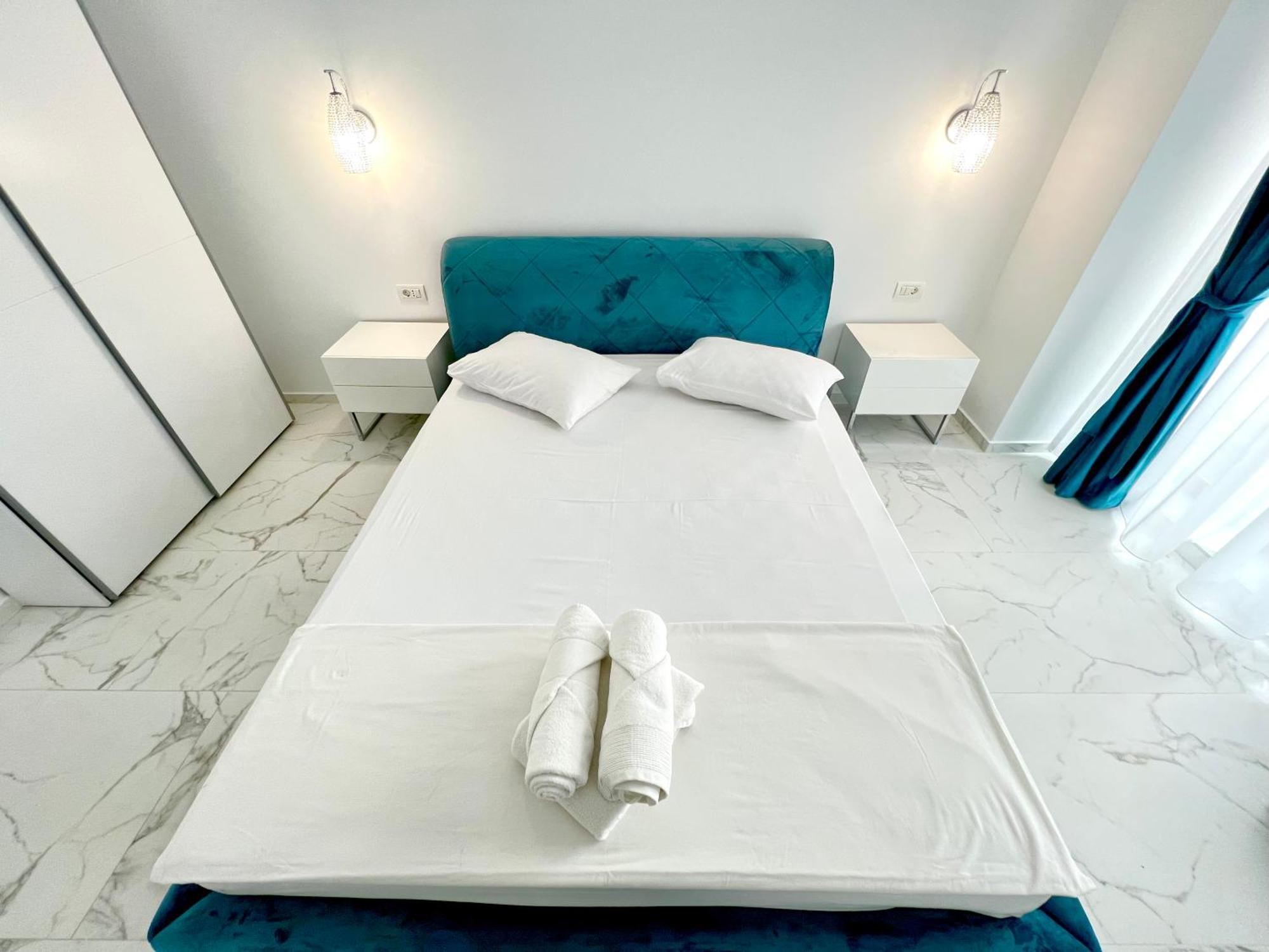 Luxury 2 Bed-room *
